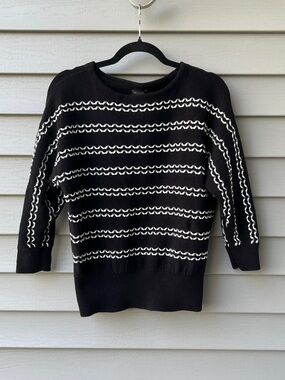 Ann Taylor Knit Top M Black White Wavy Stripe Minimal Chic